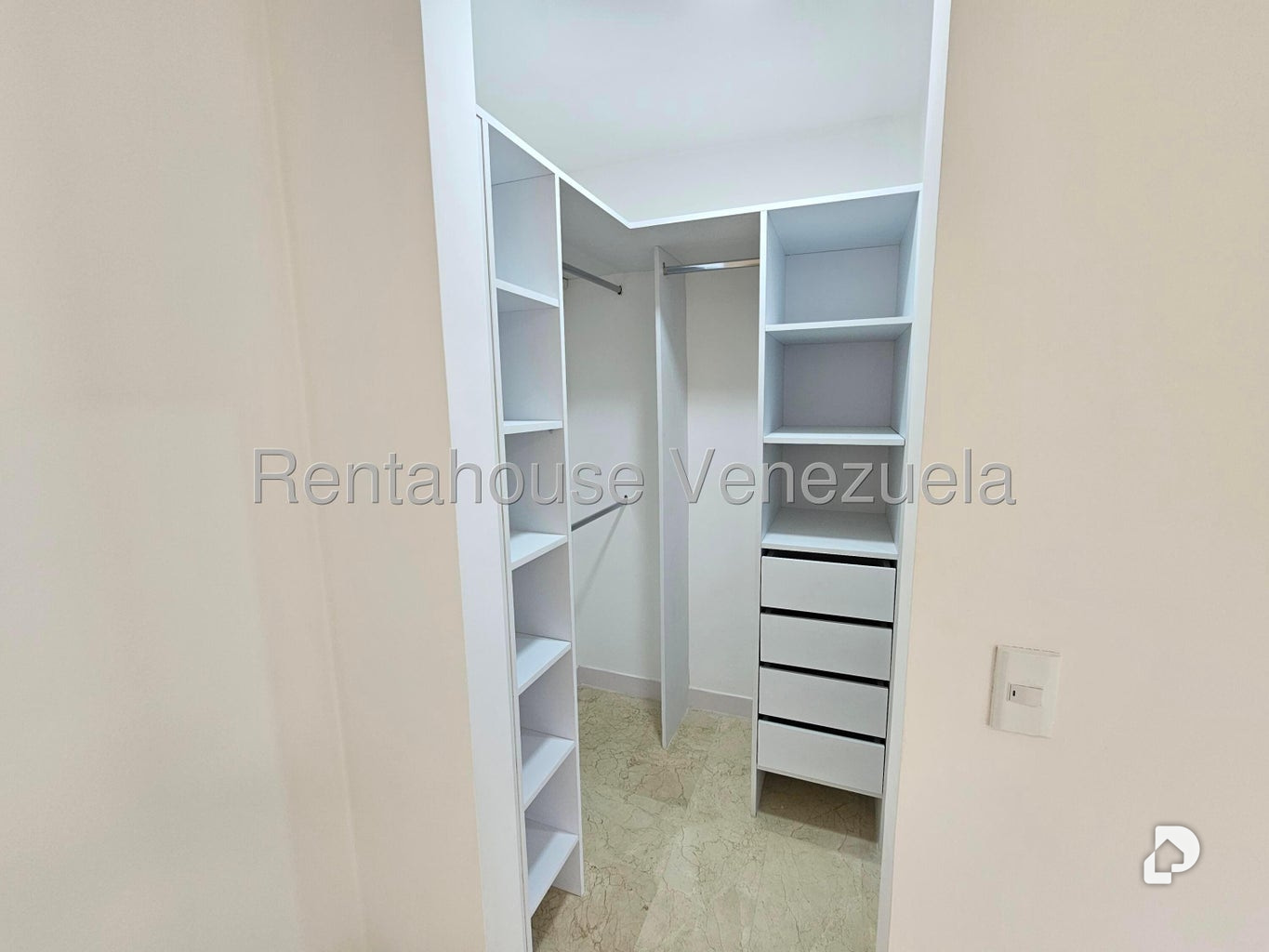 Apartamento en La Boyera, Caracas – 13