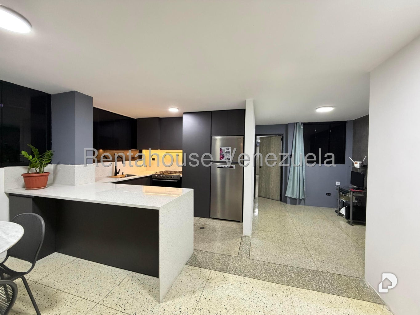 Apartamento en La Florida, Caracas – 11