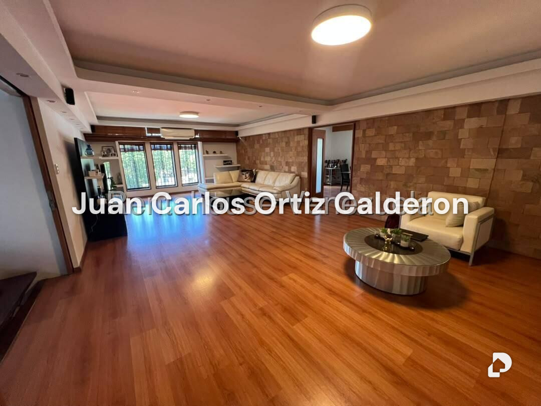 Casa en Cumbres de Curumo, Caracas – 26