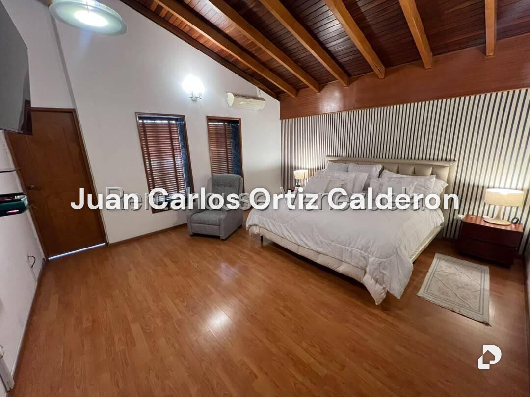 Casa en Cumbres de Curumo, Caracas – 14