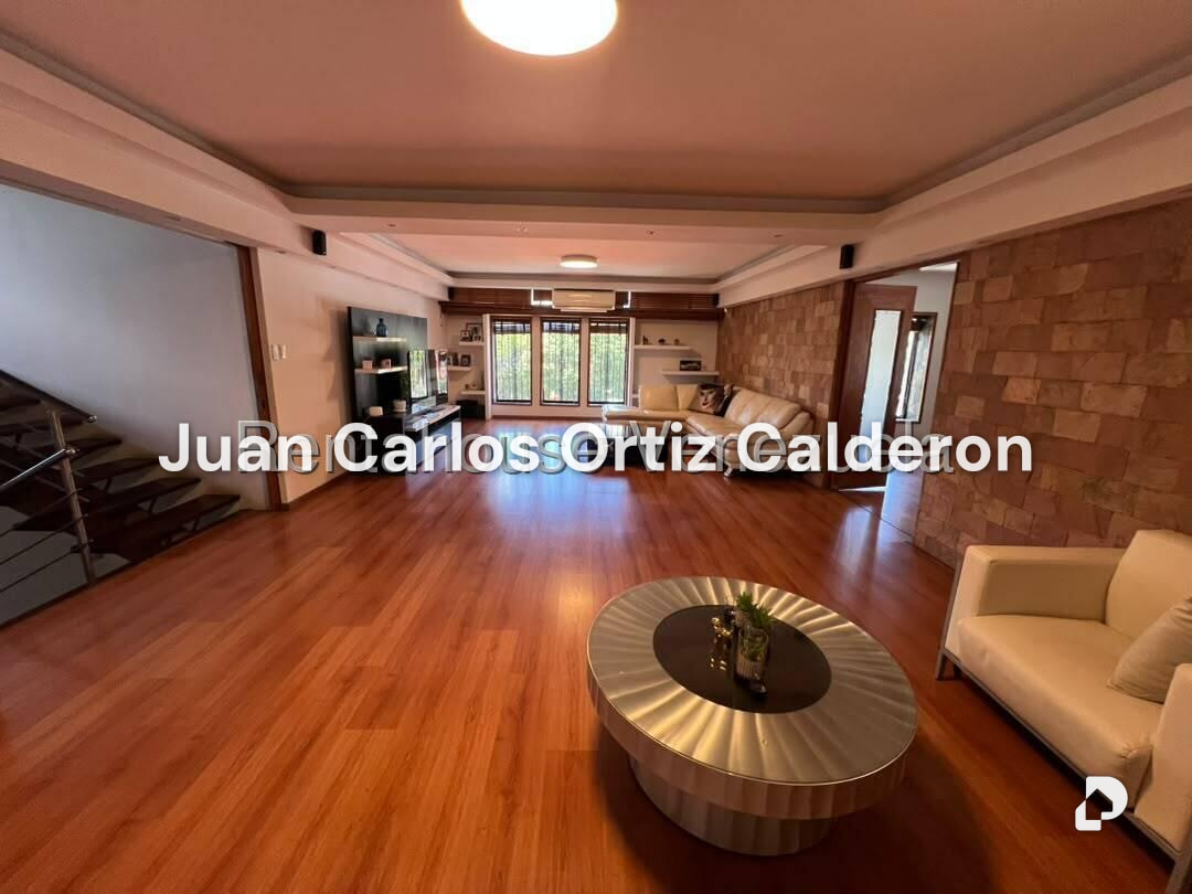Casa en Cumbres de Curumo, Caracas – 24
