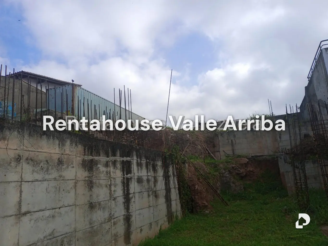 Land in El Cafetal, Caracas – 16
