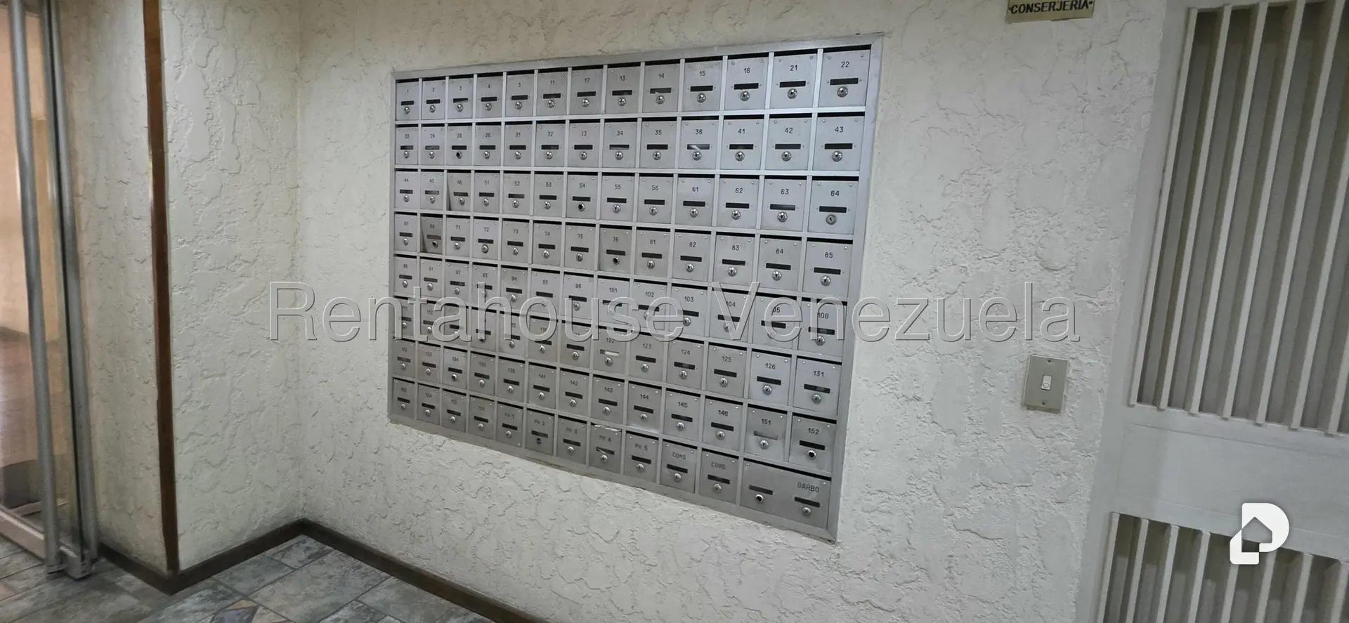 Apartamento en Los Cortijos de Lourdes, Caracas – 40