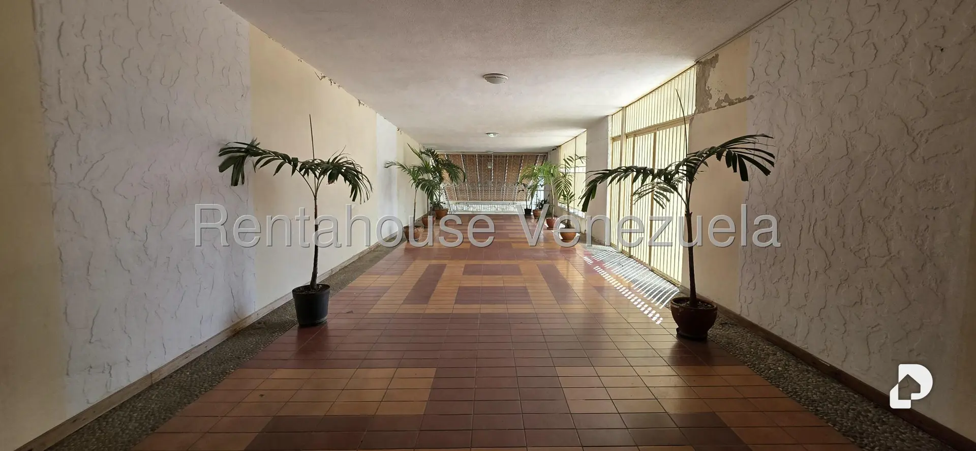 Apartamento en Los Cortijos de Lourdes, Caracas – 42