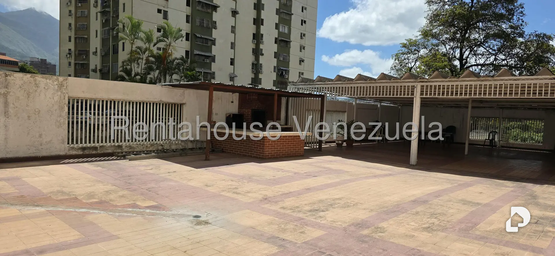 Apartamento en Los Cortijos de Lourdes, Caracas – 47