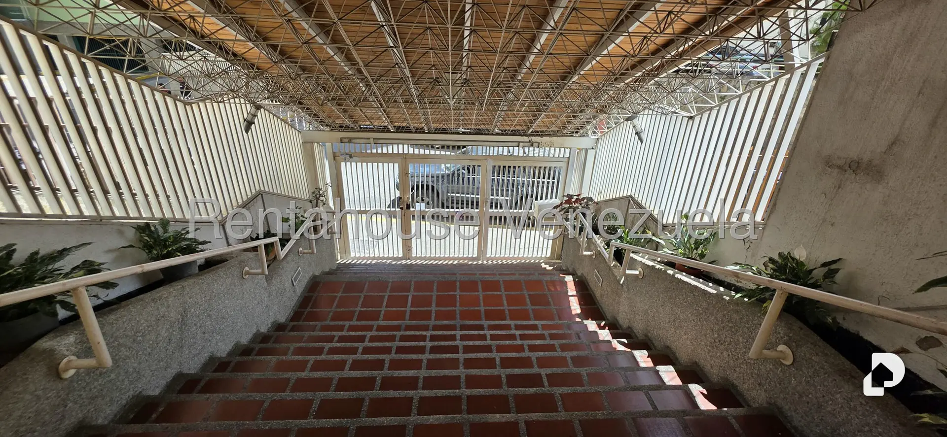 Apartamento en Los Cortijos de Lourdes, Caracas – 43