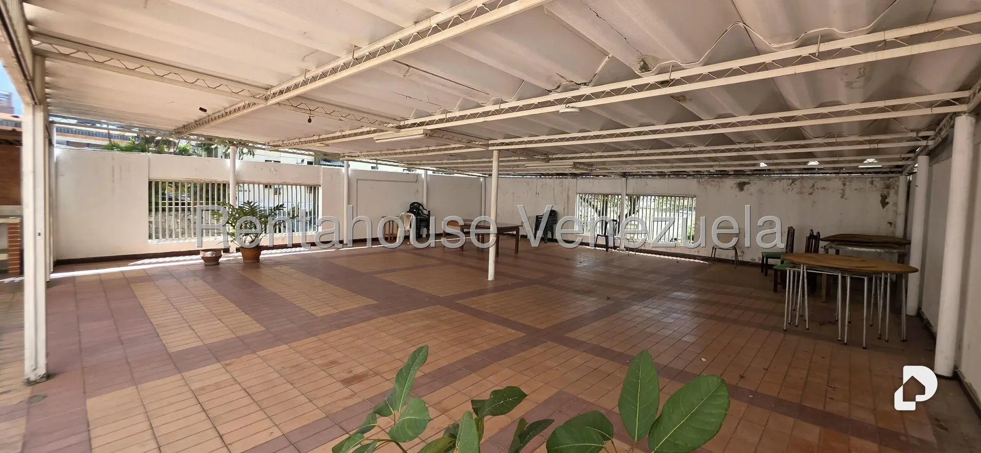 Apartamento en Los Cortijos de Lourdes, Caracas – 48