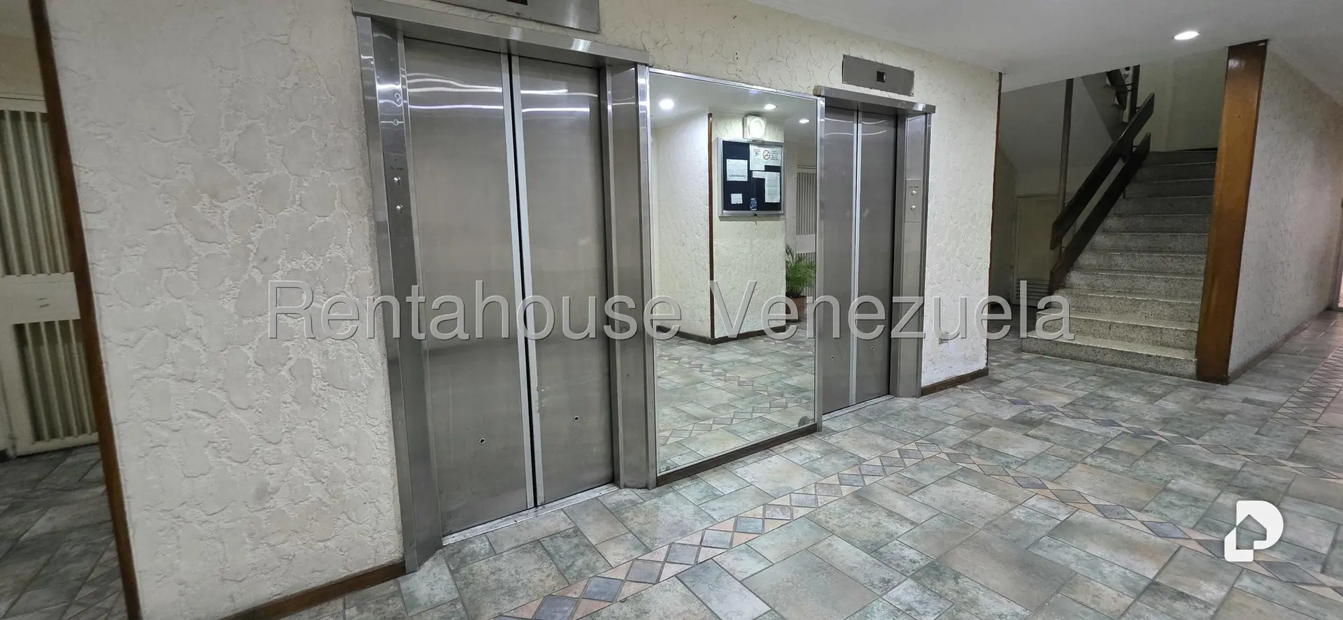 Apartamento en Los Cortijos de Lourdes, Caracas – 38