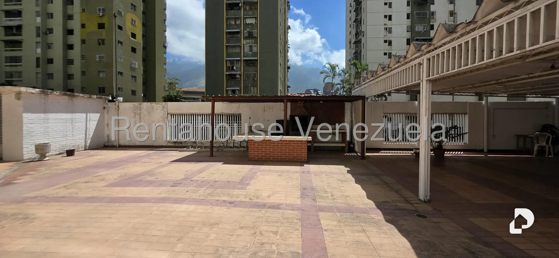 Apartamento en Los Cortijos de Lourdes, Caracas – 50