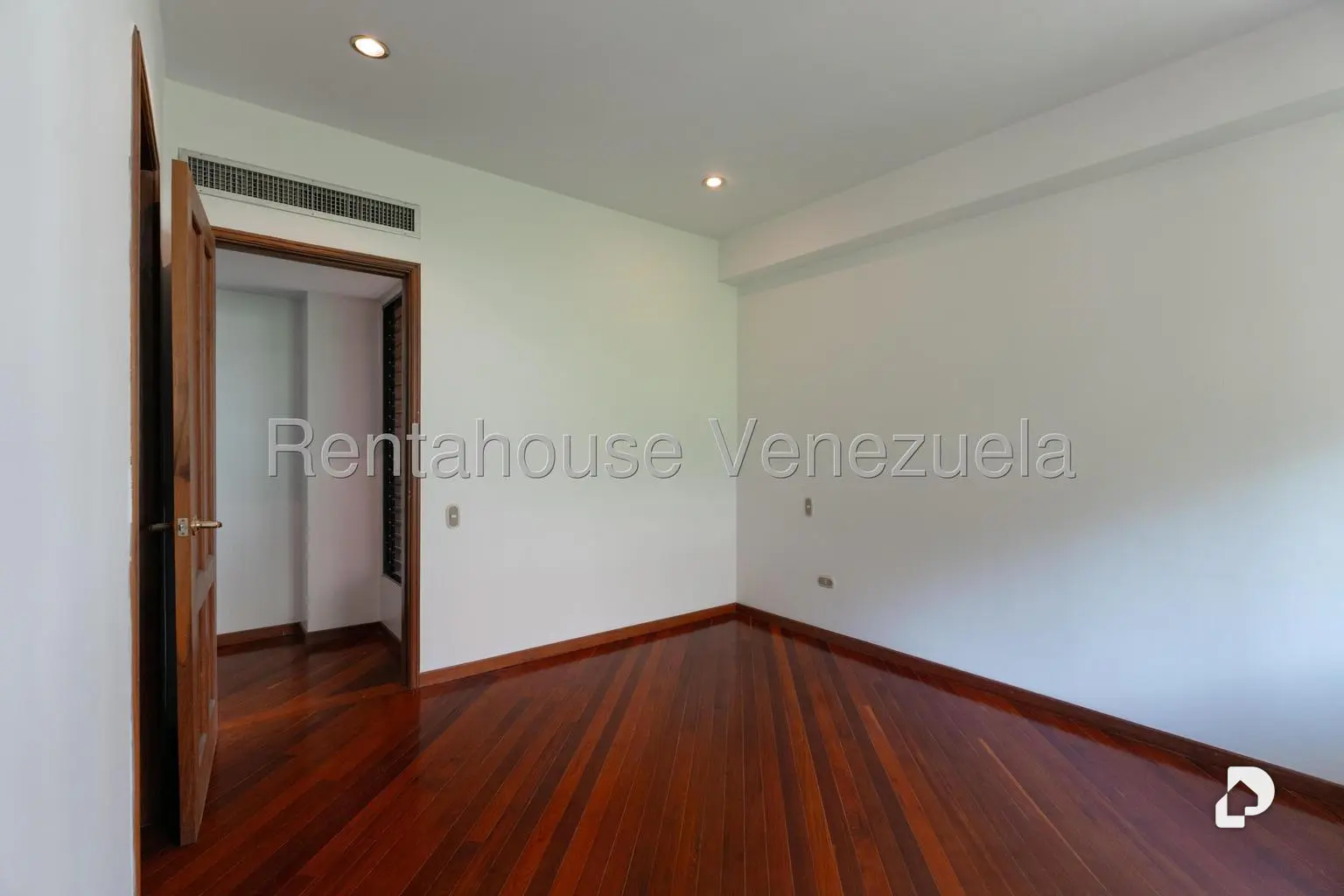 Apartamento en Lomas de Las Mercedes, Caracas – 18