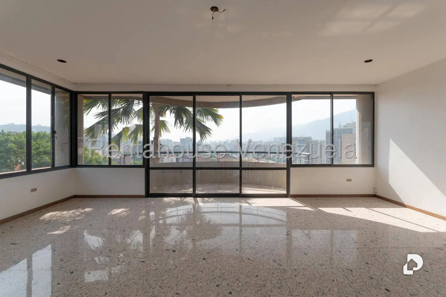Apartamento en Lomas de Las Mercedes, Caracas – 2