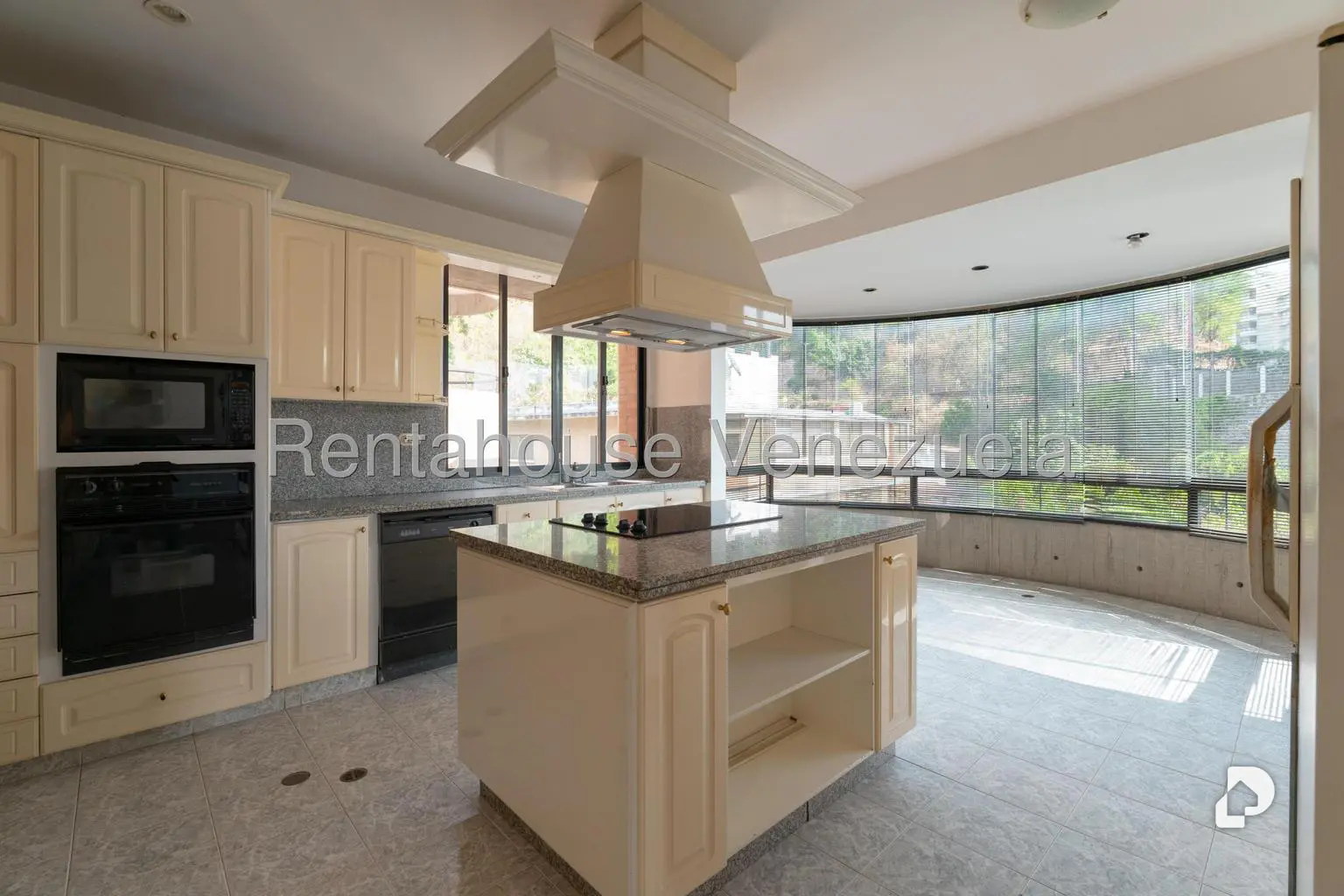 Apartamento en Lomas de Las Mercedes, Caracas – 14