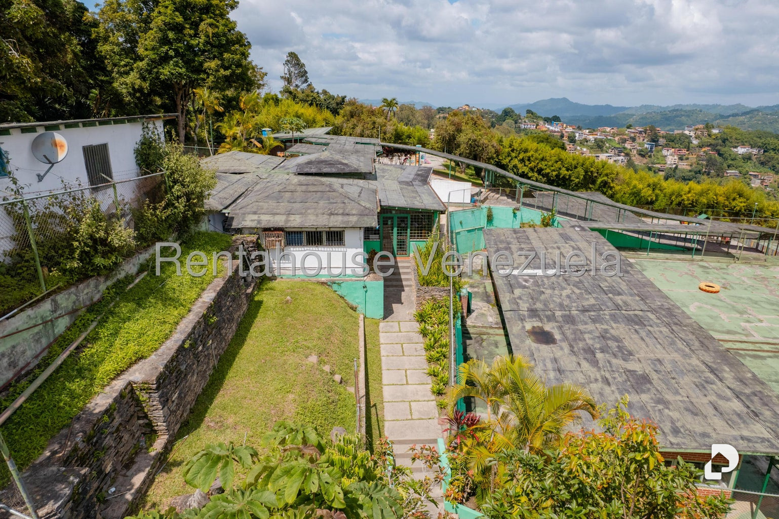 Terreno en Oripoto, Caracas – 18