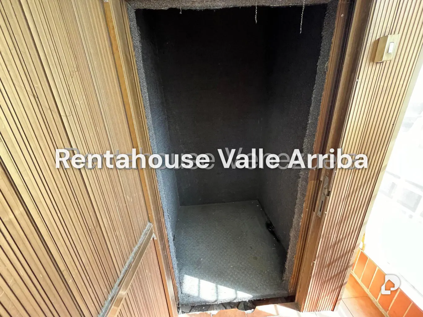 Commercial space in Santa Fe Norte, Caracas – 9