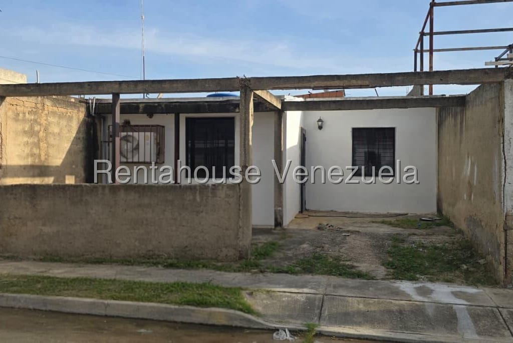 Casa en Buenaventura, Los Guayos - 1