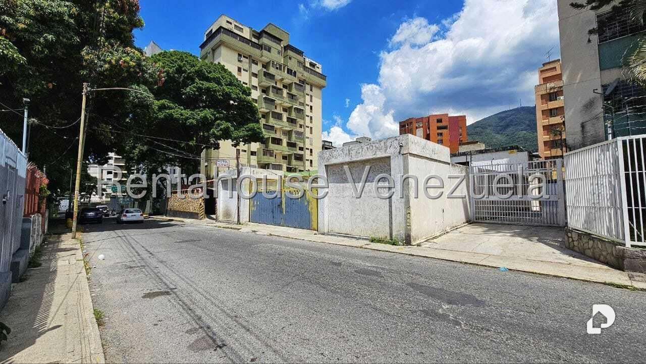 Edificio en La Florida, Caracas – 27