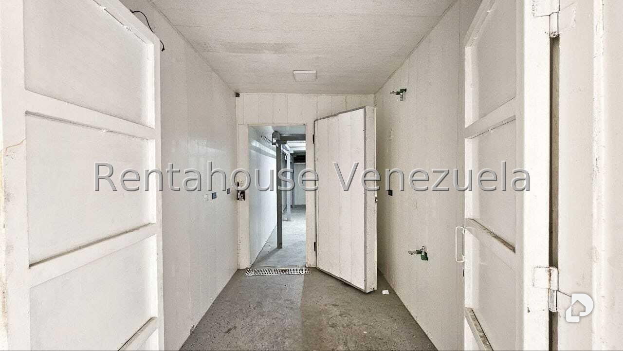 Edificio en La Florida, Caracas – 12