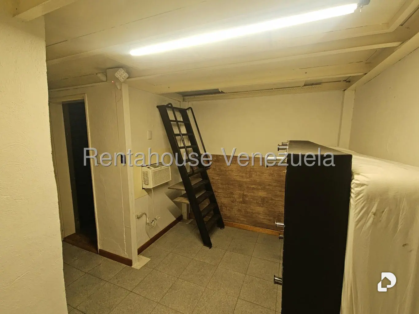 Edificio en La Guairita, Guarenas