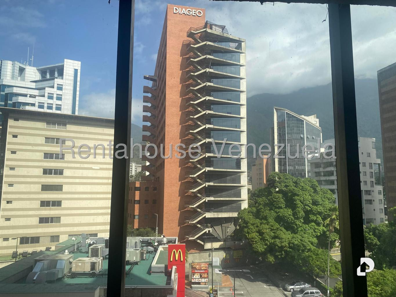 Garaje/Estacionamiento en La Castellana, Caracas – 20