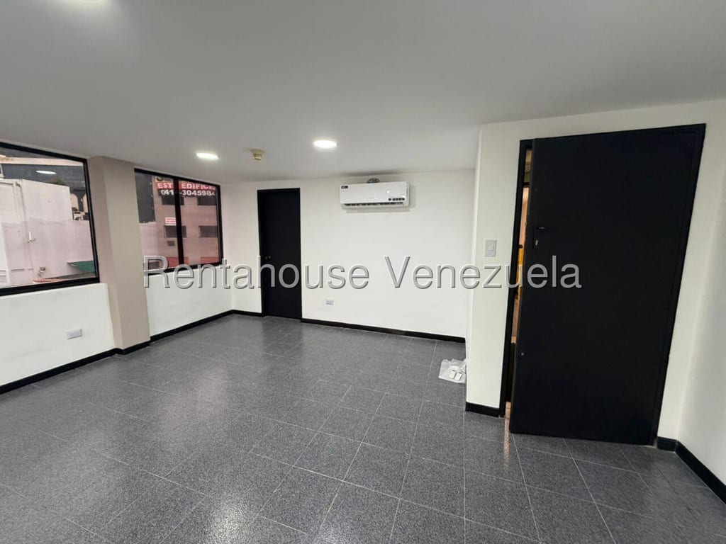 Local comercial en Las Mercedes, Caracas - 1