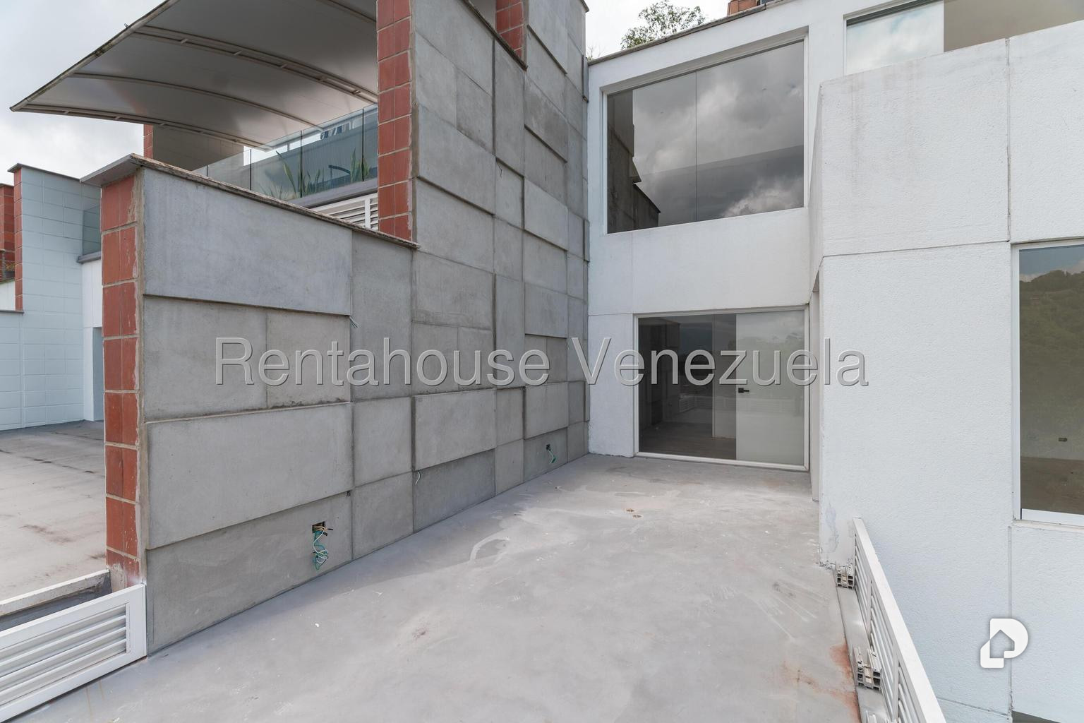 Casa en Los Naranjos (del Cafetal), Caracas – 30