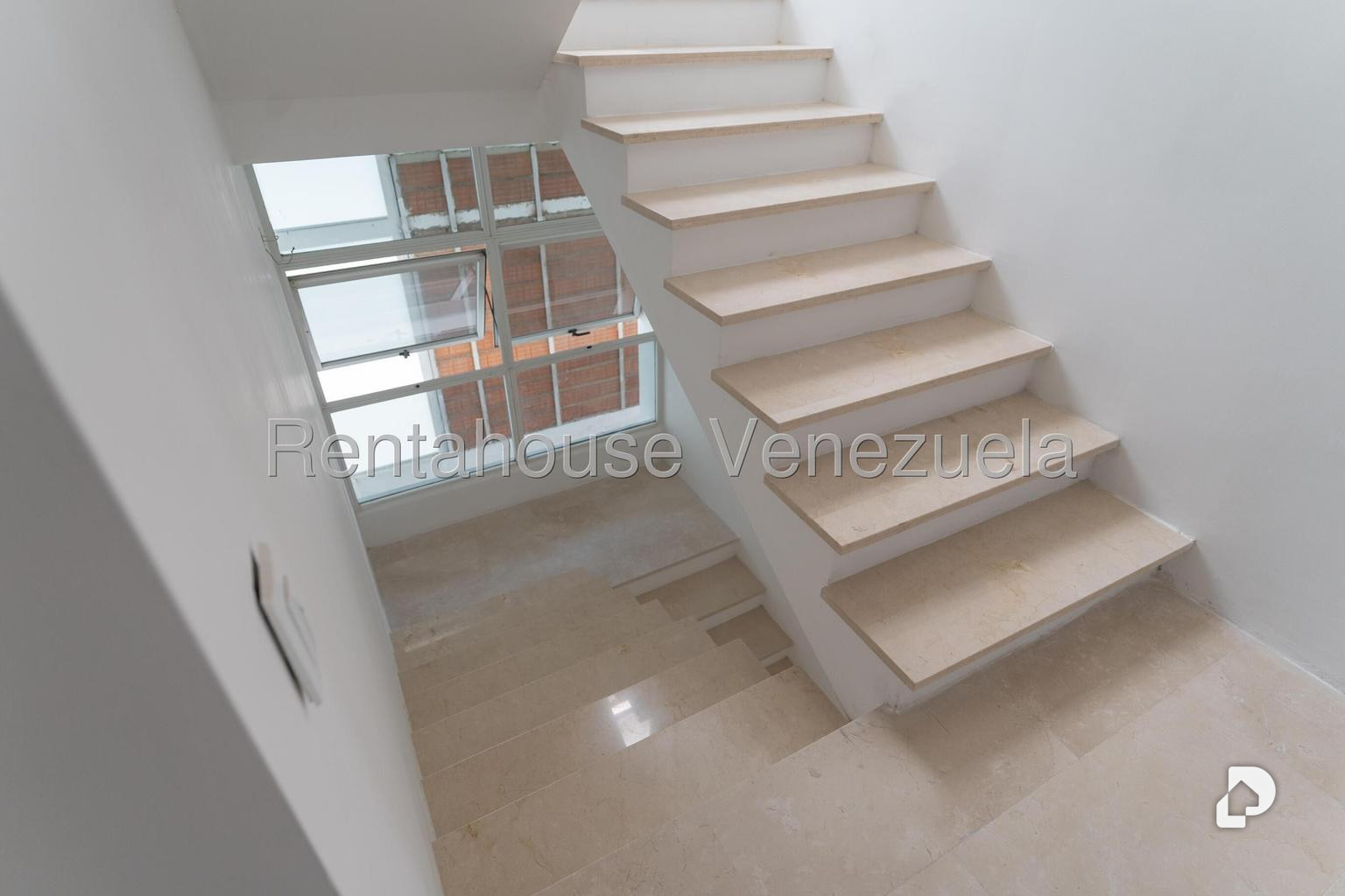 Casa en Los Naranjos (del Cafetal), Caracas – 27