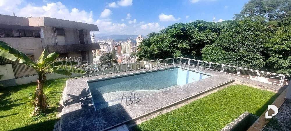 Casa en Alta Florida, Caracas – 25