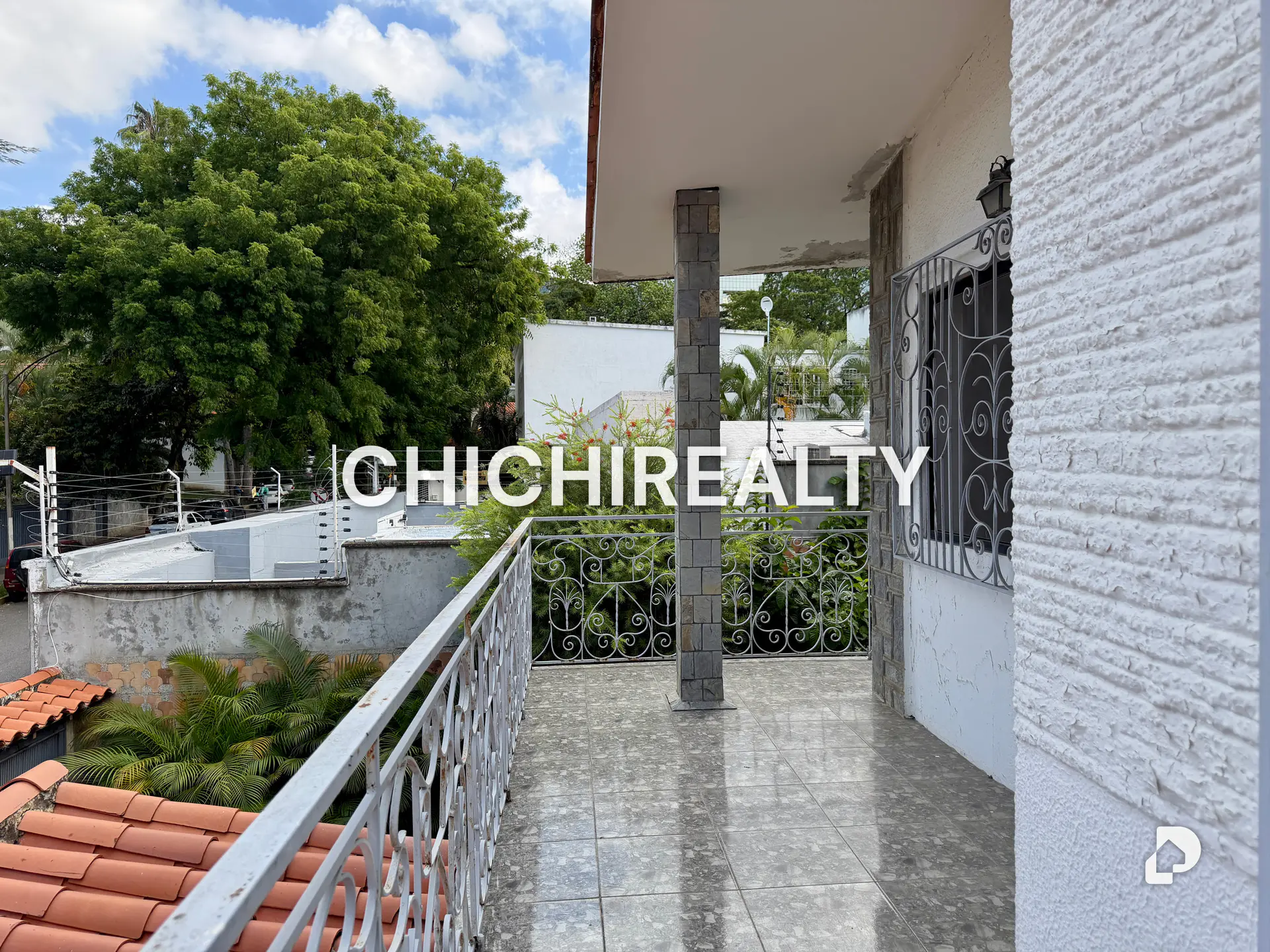 House in La Floresta, Caracas – 2