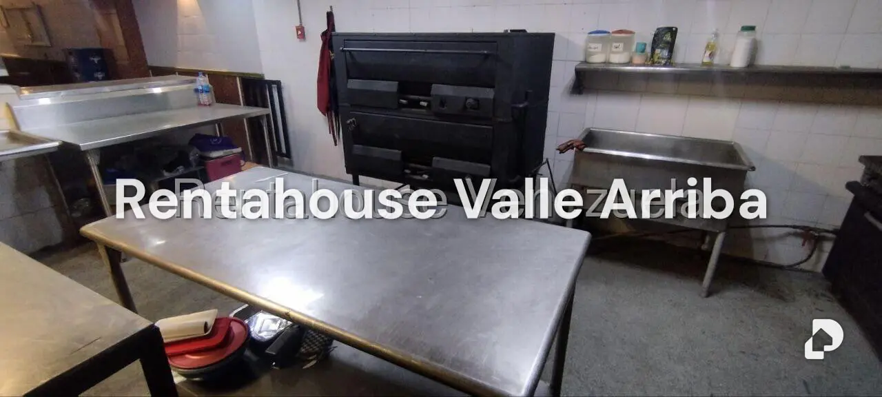 Local comercial en La Urbina, Caracas – 10