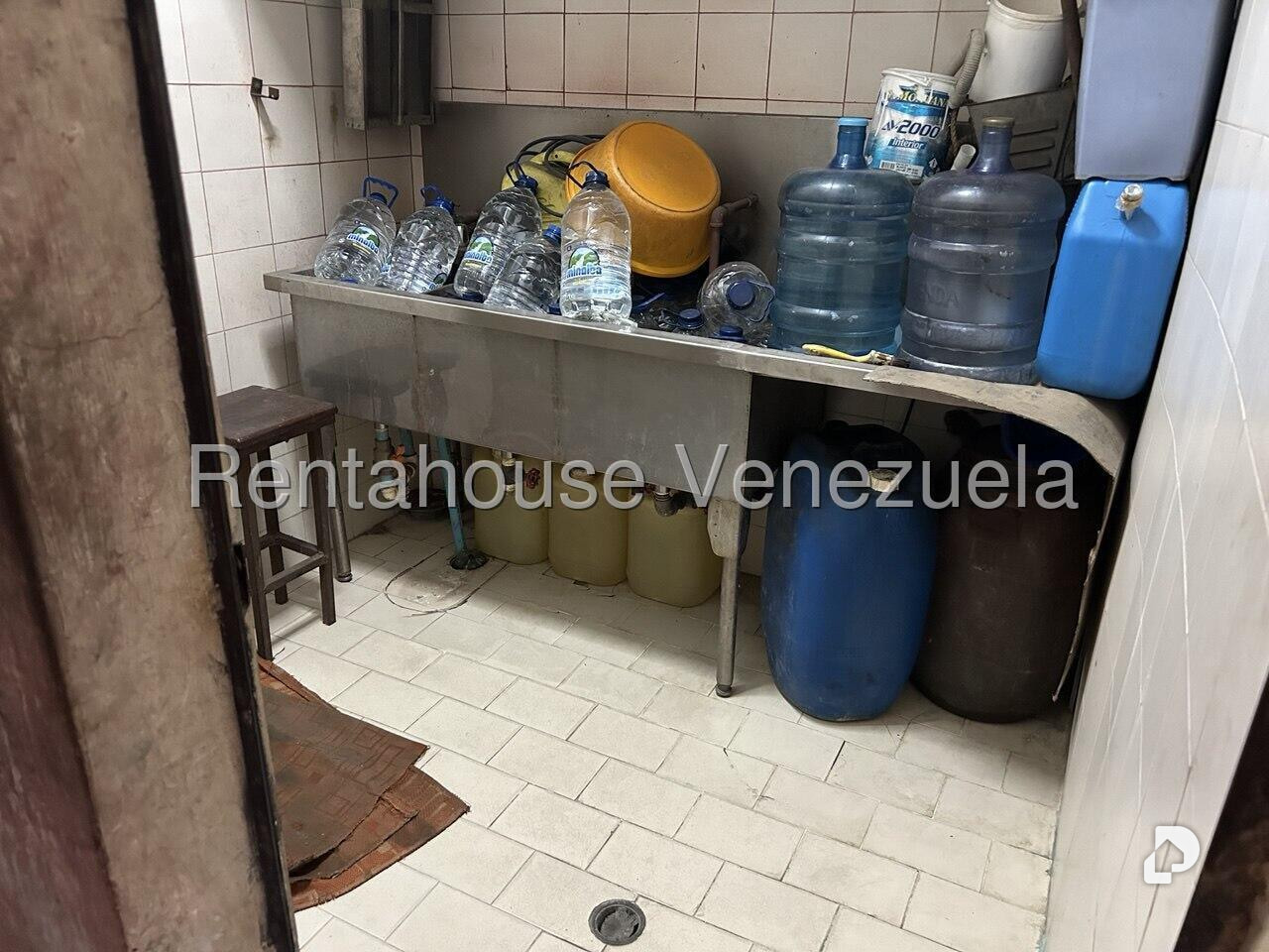 Local comercial en Puente Hierro, Caracas – 8