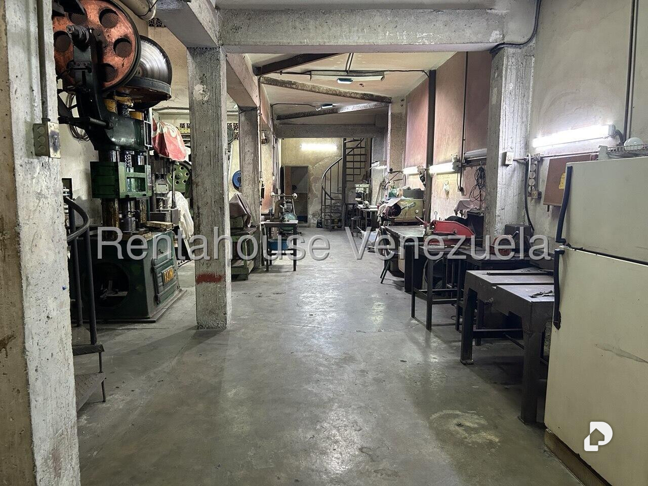 Local comercial en Puente Hierro, Caracas – 3
