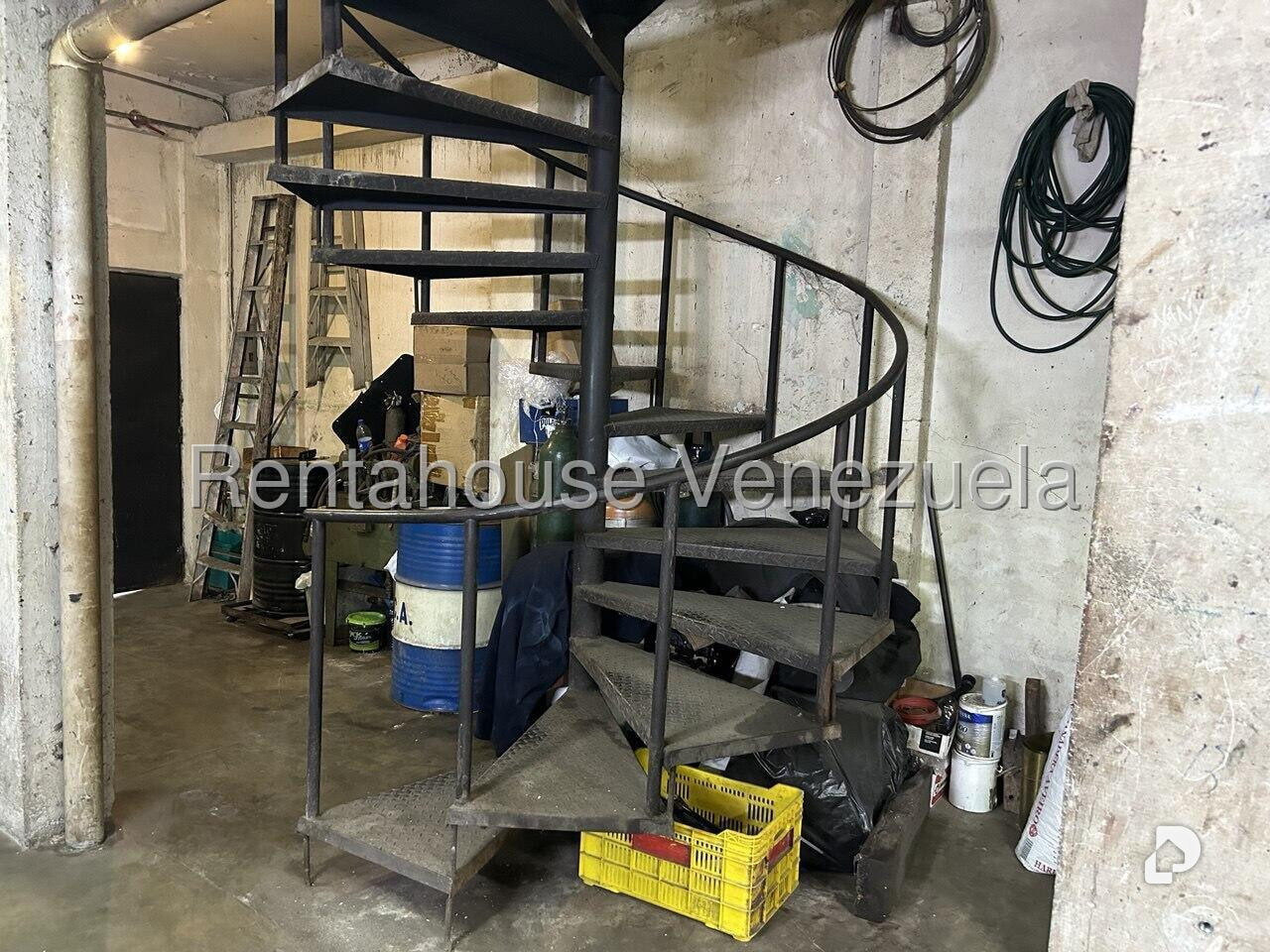 Local comercial en Puente Hierro, Caracas – 11