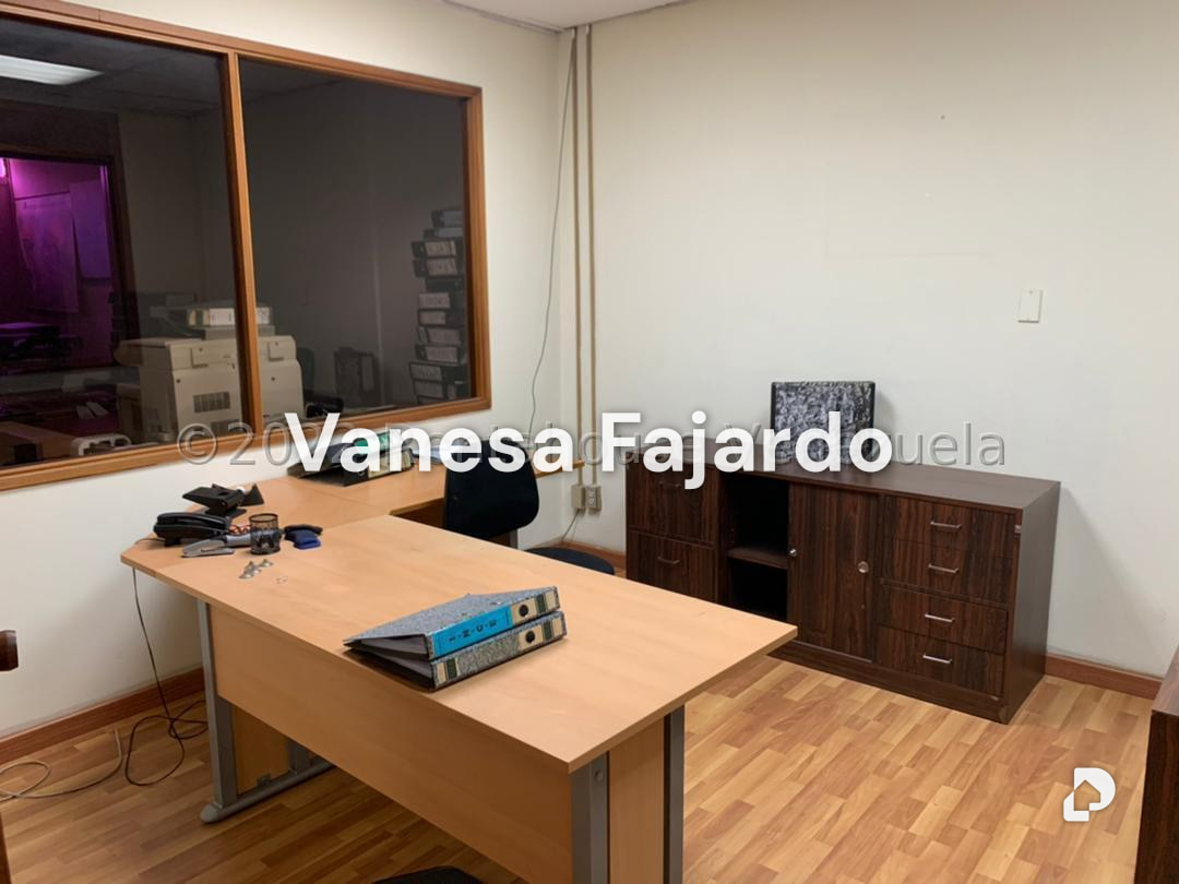 Local comercial en Los Ruices, Caracas – 30