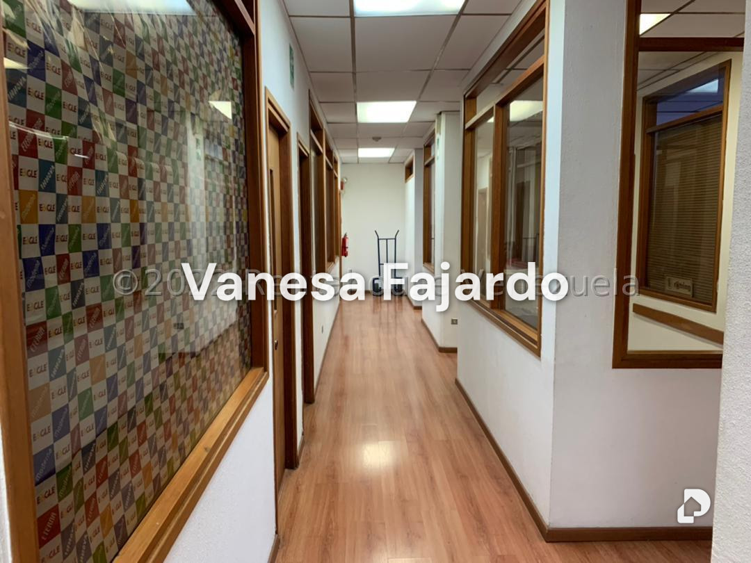 Local comercial en Los Ruices, Caracas – 27