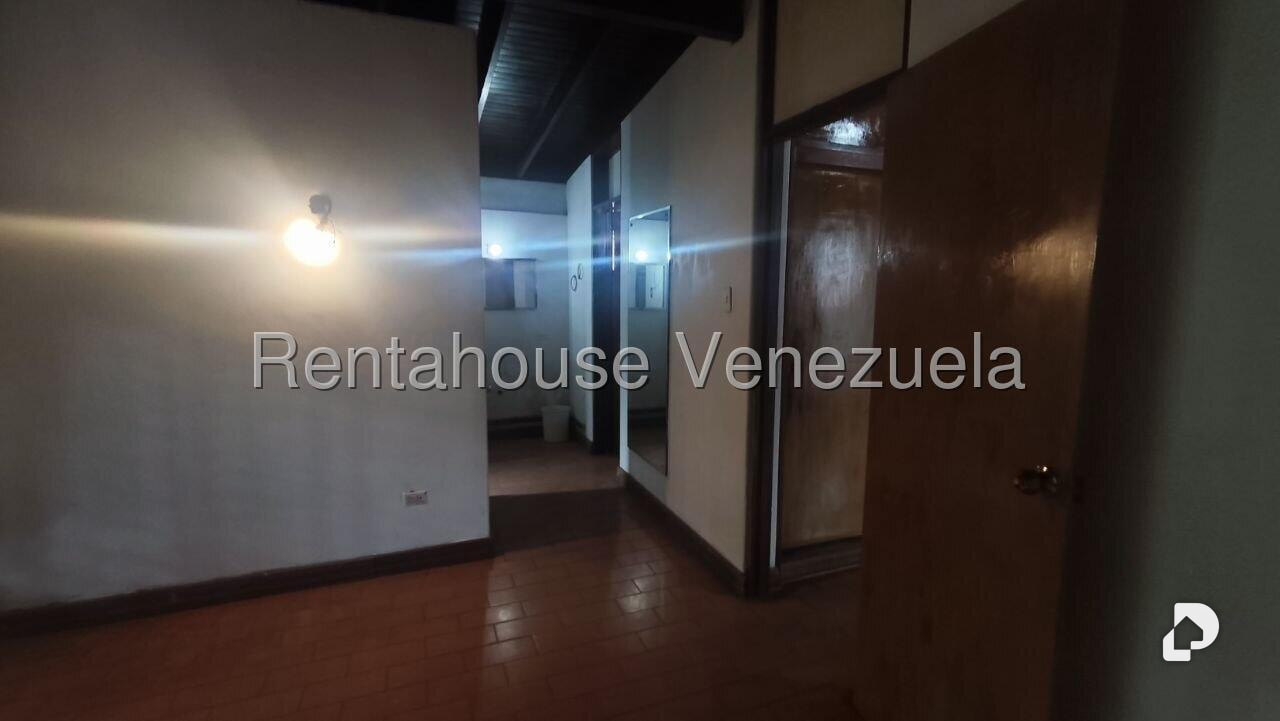 House in El Marqués, Caracas – 13