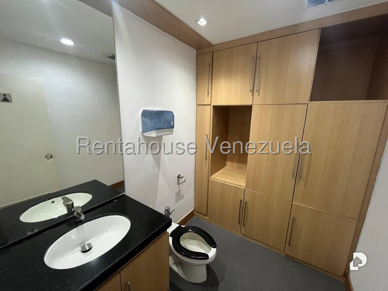Oficina en La Castellana, Caracas – 12