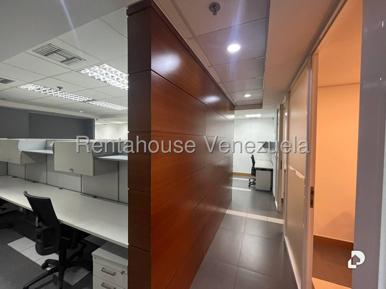 Oficina en La Castellana, Caracas – 22