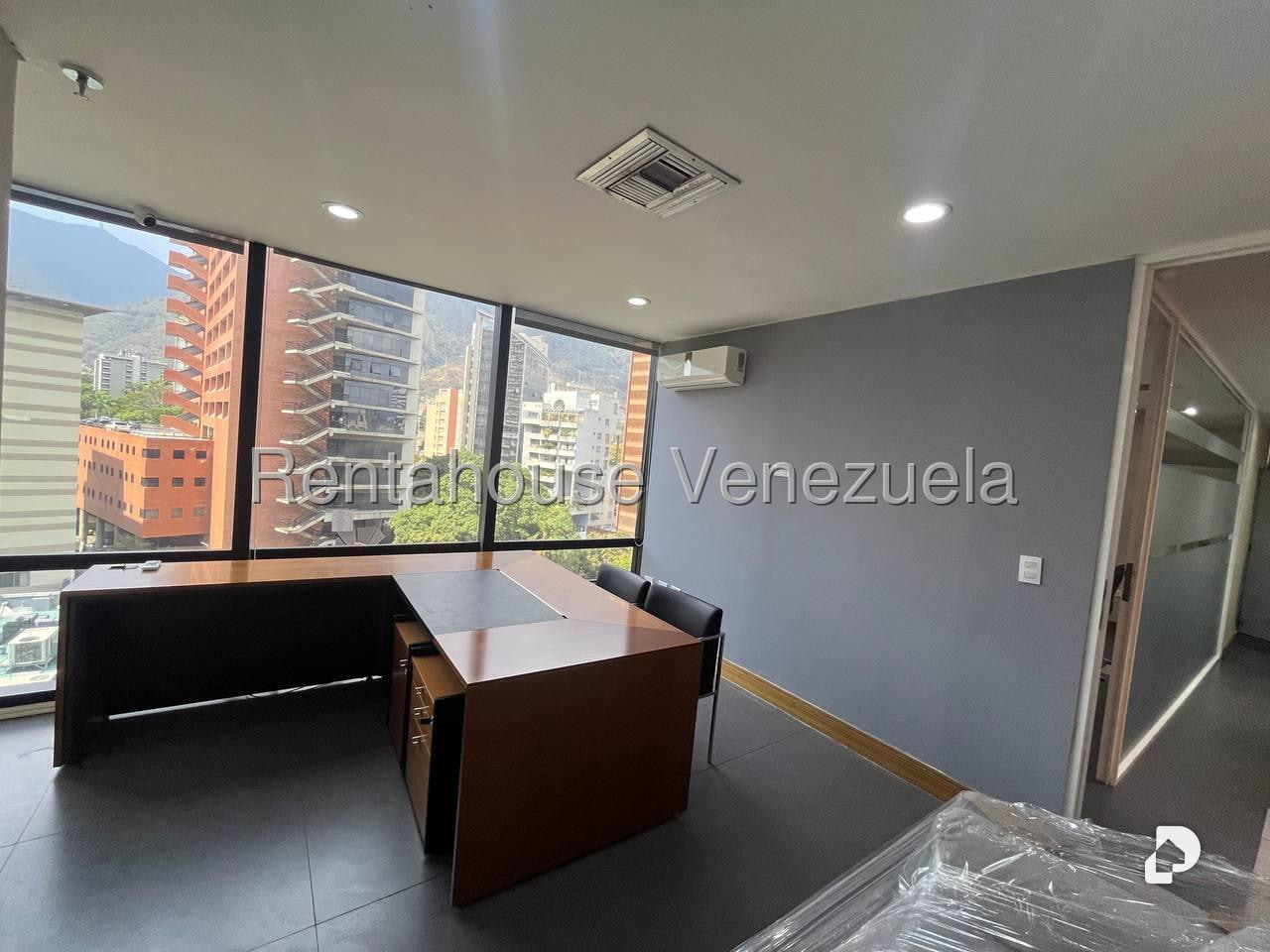 Oficina en La Castellana, Caracas – 10