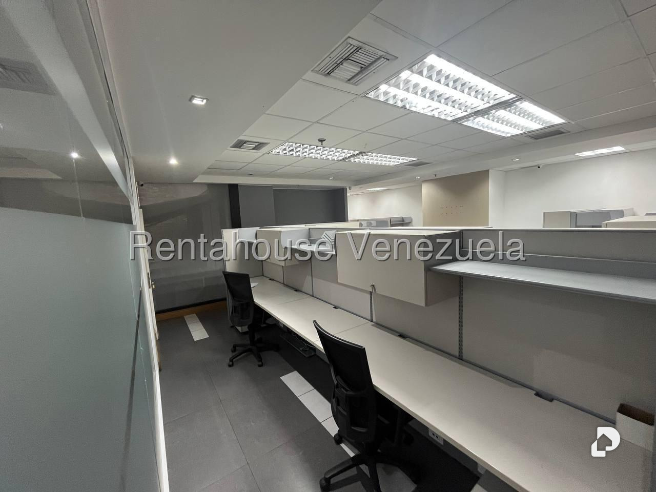 Oficina en La Castellana, Caracas – 21