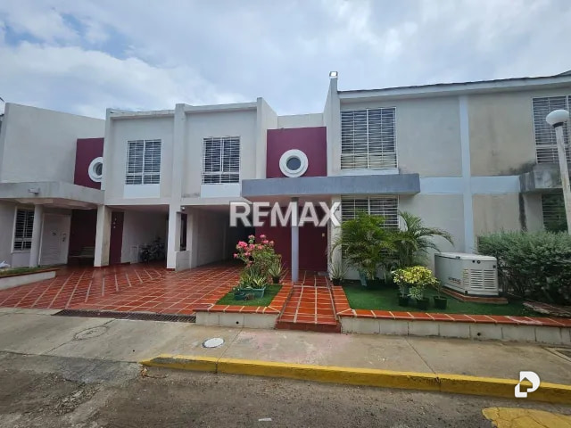 Townhouse en Acuarelas del Sol, Maracaibo – 1