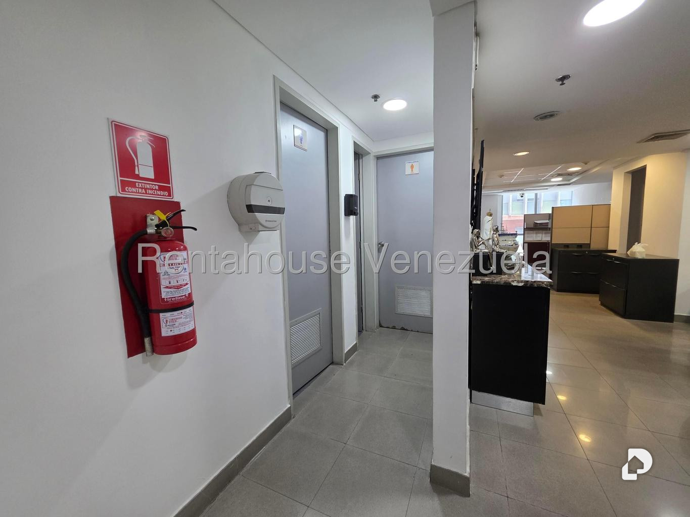 Oficina en El Rosal, Caracas – 24