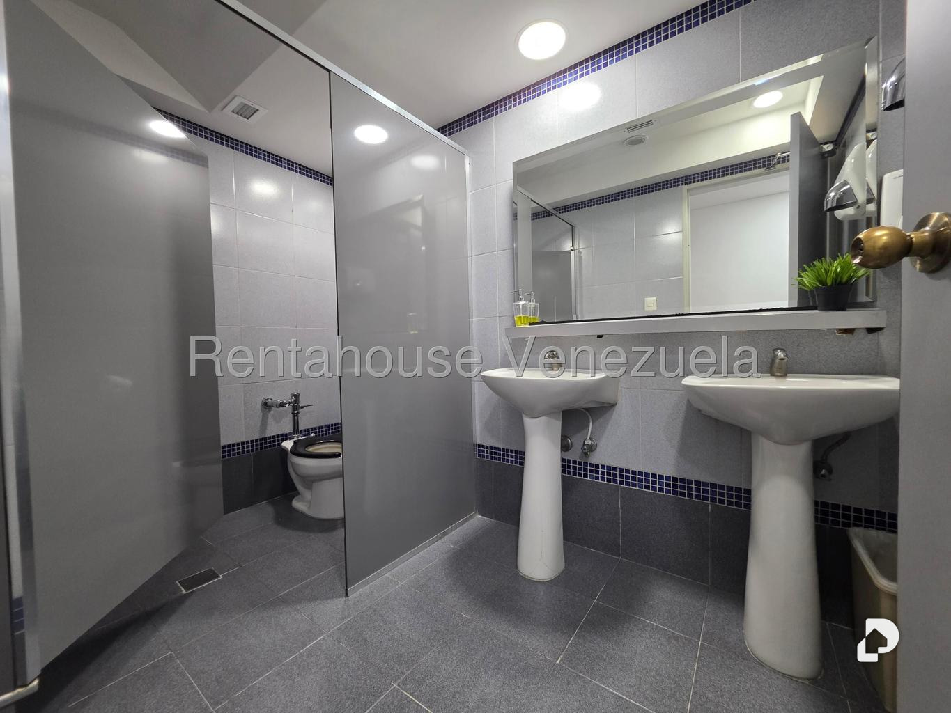 Oficina en El Rosal, Caracas – 25