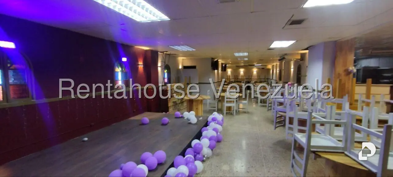 Local comercial en La Urbina, Caracas – 20