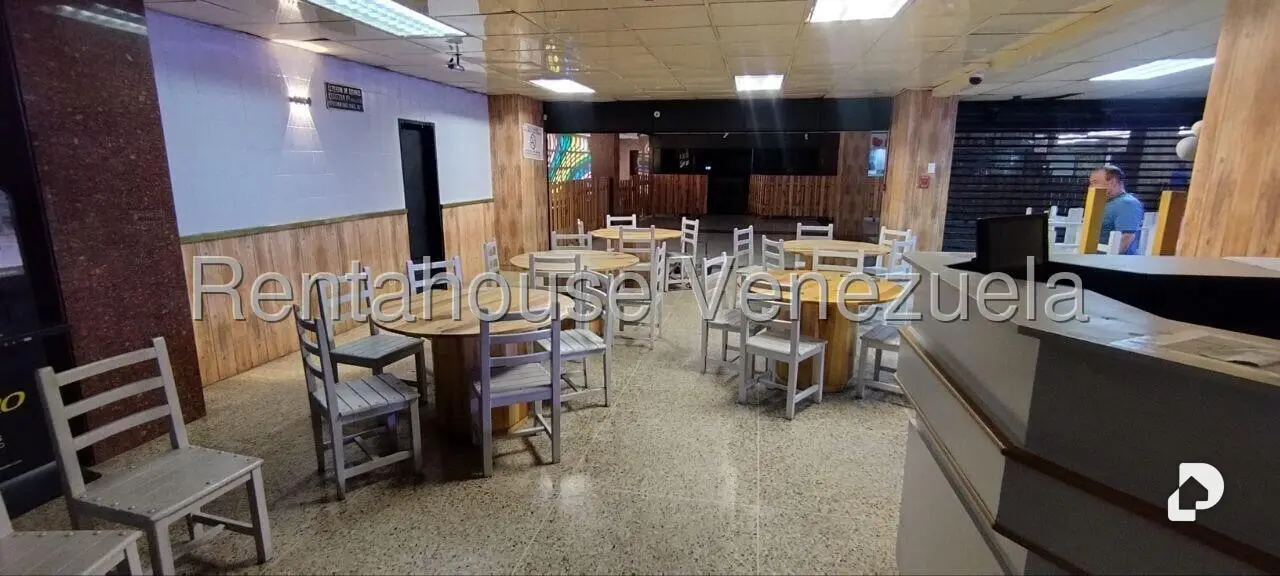 Local comercial en La Urbina, Caracas – 6