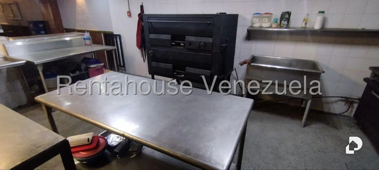 Local comercial en La Urbina, Caracas – 10