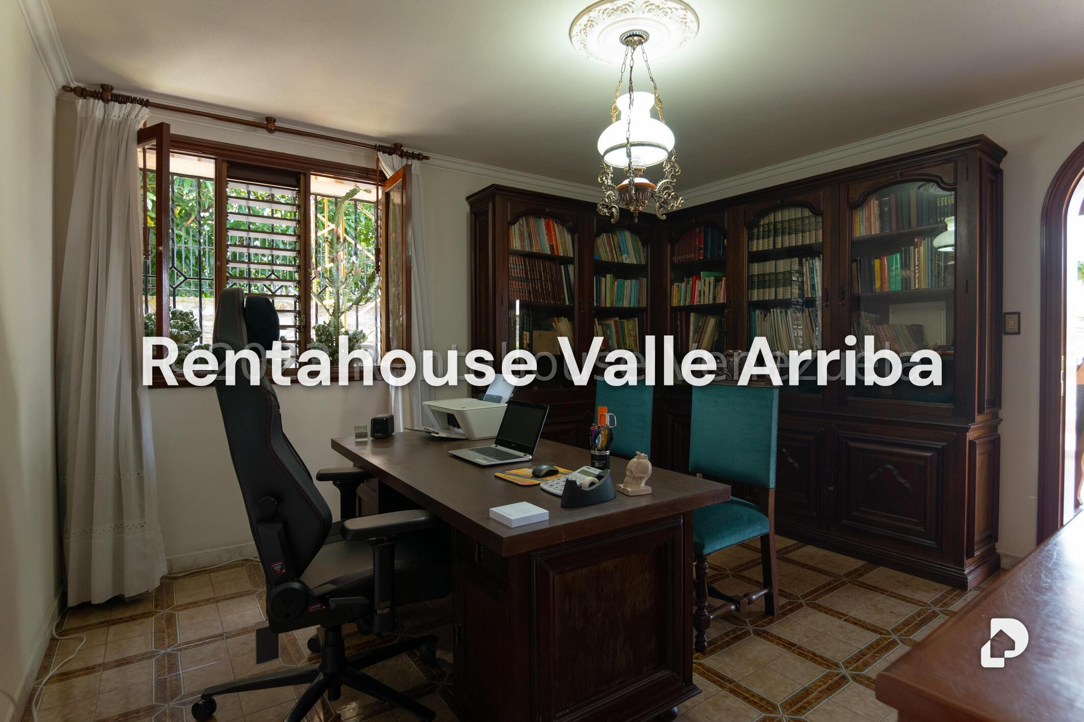 Casa en Cumbres de Curumo, Caracas – 30