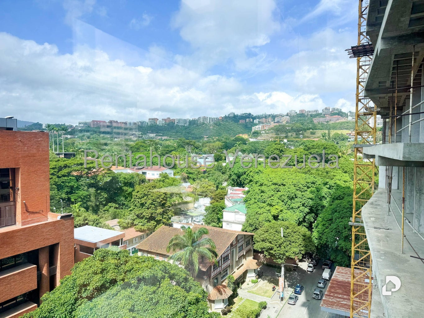 Oficina en Las Mercedes, Caracas – 18