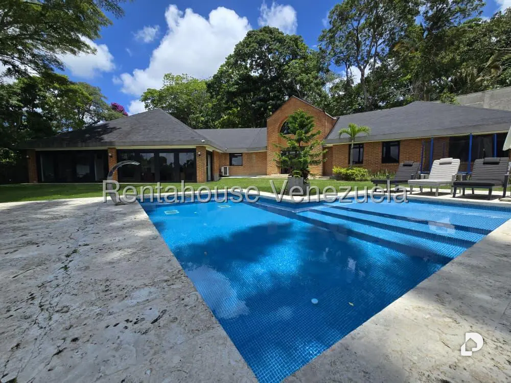 Casa en La Lagunita Country Club, Caracas – 2