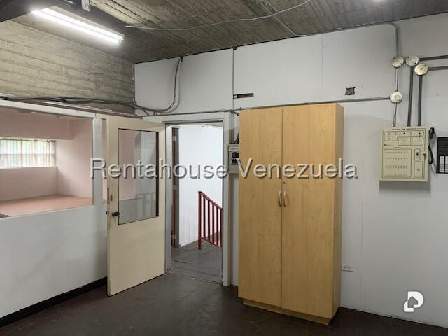 Local comercial en Boleíta Sur, Caracas – 13