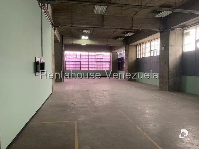 Local comercial en Boleíta Sur, Caracas – 27